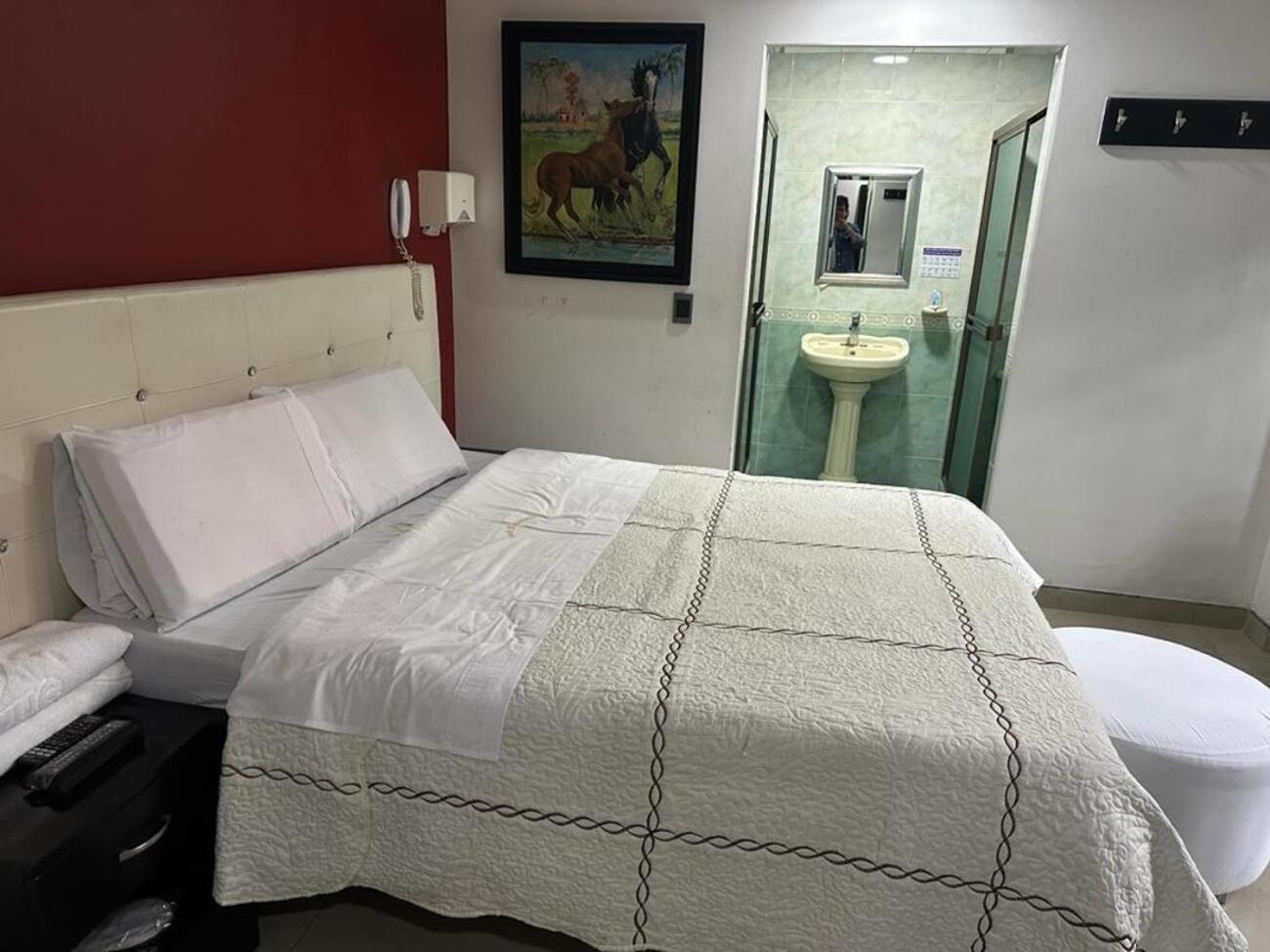 בוגוטה Hotel Bosque Chapinero מראה חיצוני תמונה